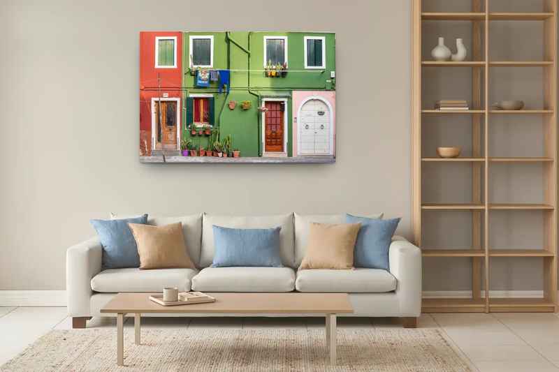 דלתות — הדמיה של היצירה על קיר בחלל