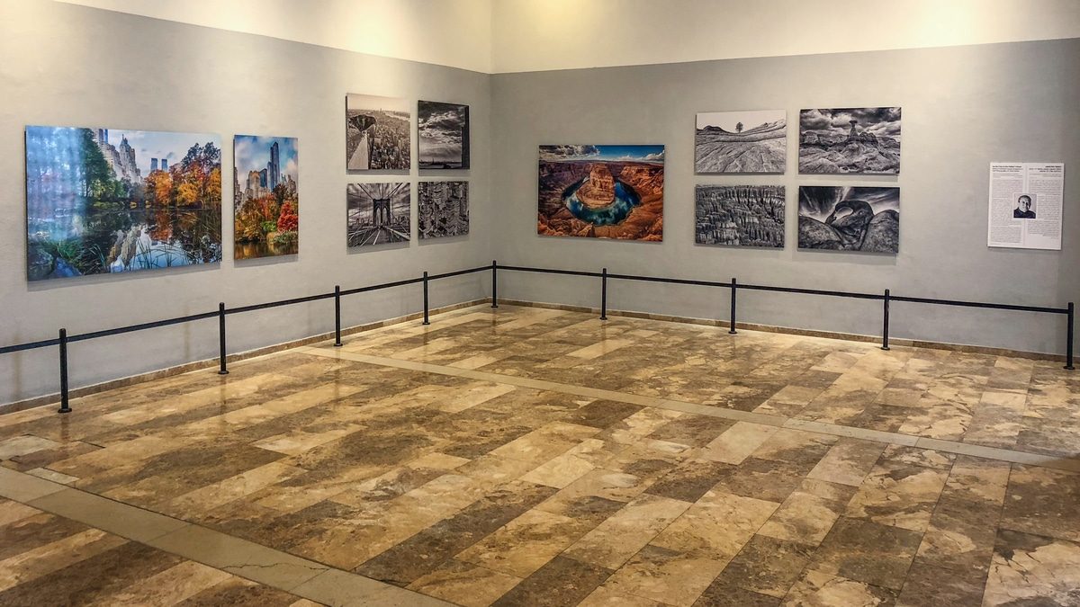 תערוכת הצילום כחומר ביד היוצר של ג'קי סויקיס בבנייני האומה בירושלים